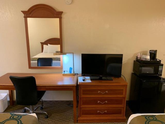 Days Inn By Wyndham Asheville West Candler Dış mekan fotoğraf