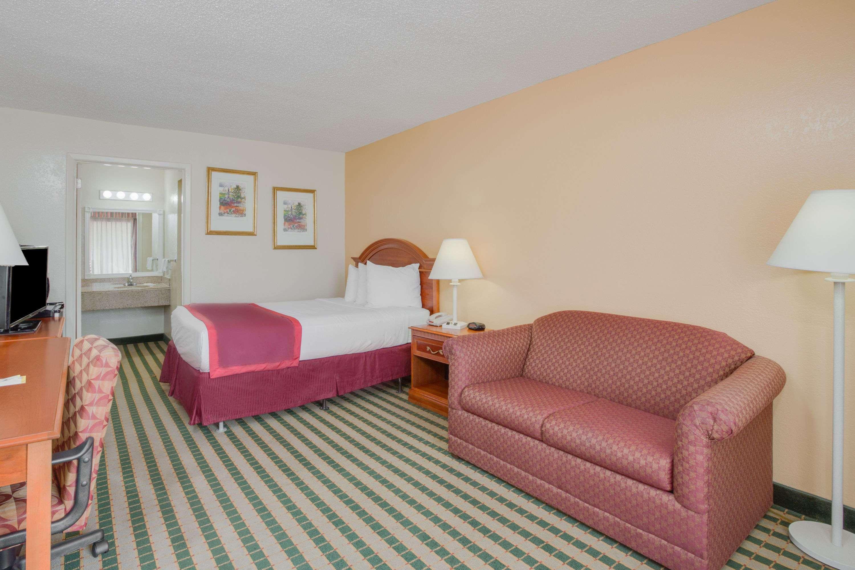 Days Inn By Wyndham Asheville West Candler Dış mekan fotoğraf
