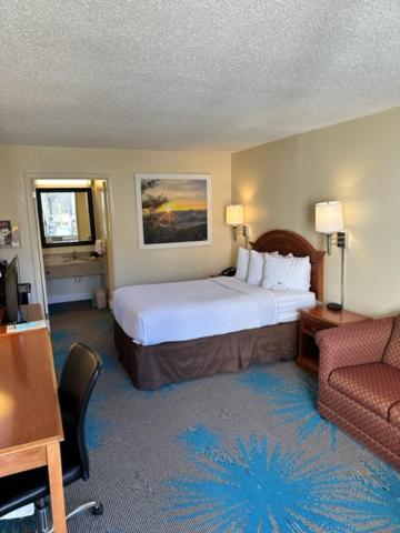Days Inn By Wyndham Asheville West Candler Dış mekan fotoğraf