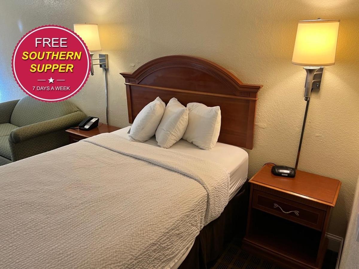 Days Inn By Wyndham Asheville West Candler Dış mekan fotoğraf